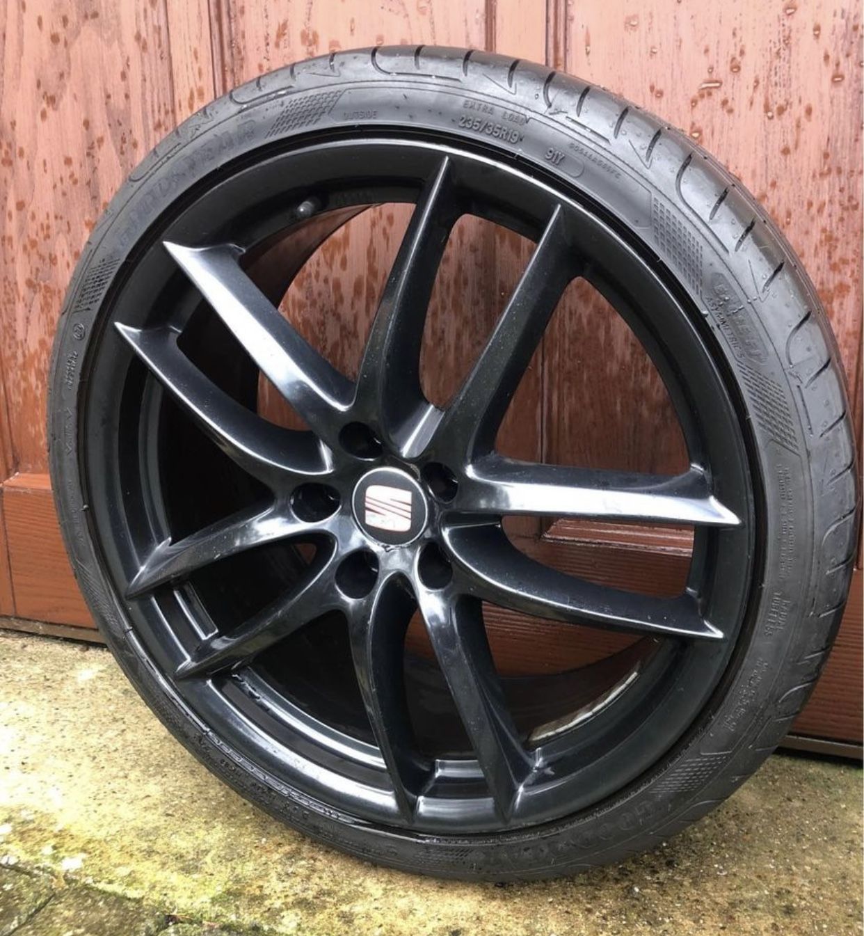 Leon Cupra R Mk2 1P 19 alloy wheels SEATCUPRA.NET