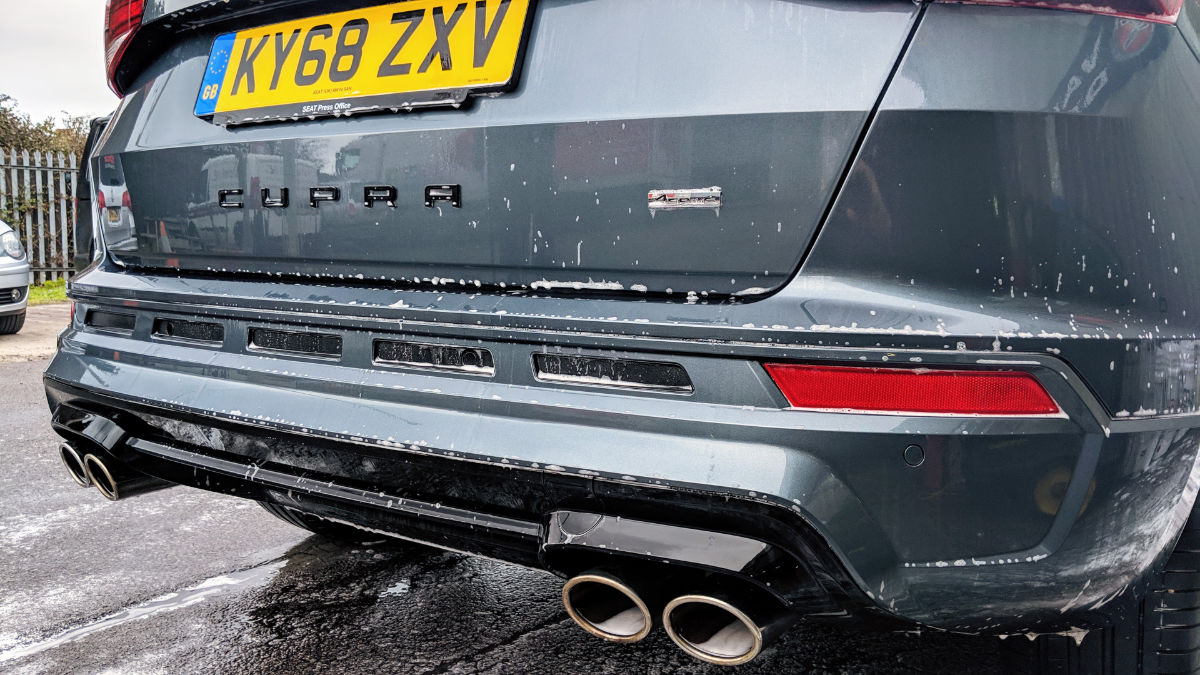 being-cleaned1-cupra-ateca.jpg