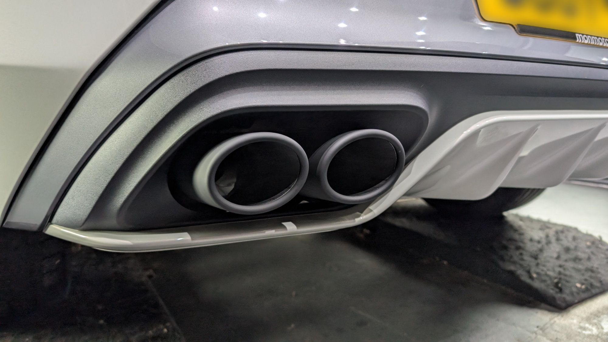 rear exhaust.jpg