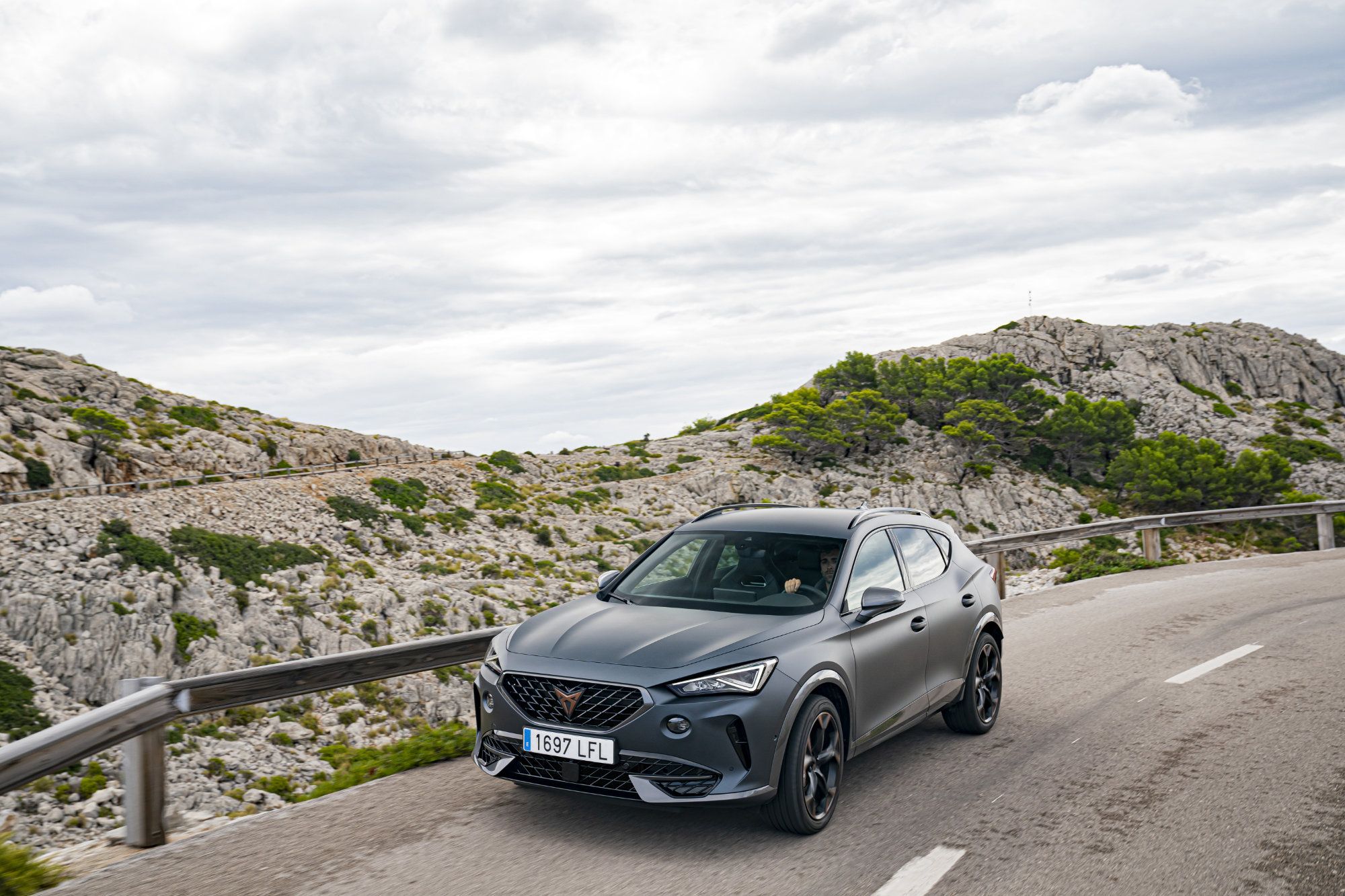 CUPRA-Formentor-Dynamic_45_HQ.jpg