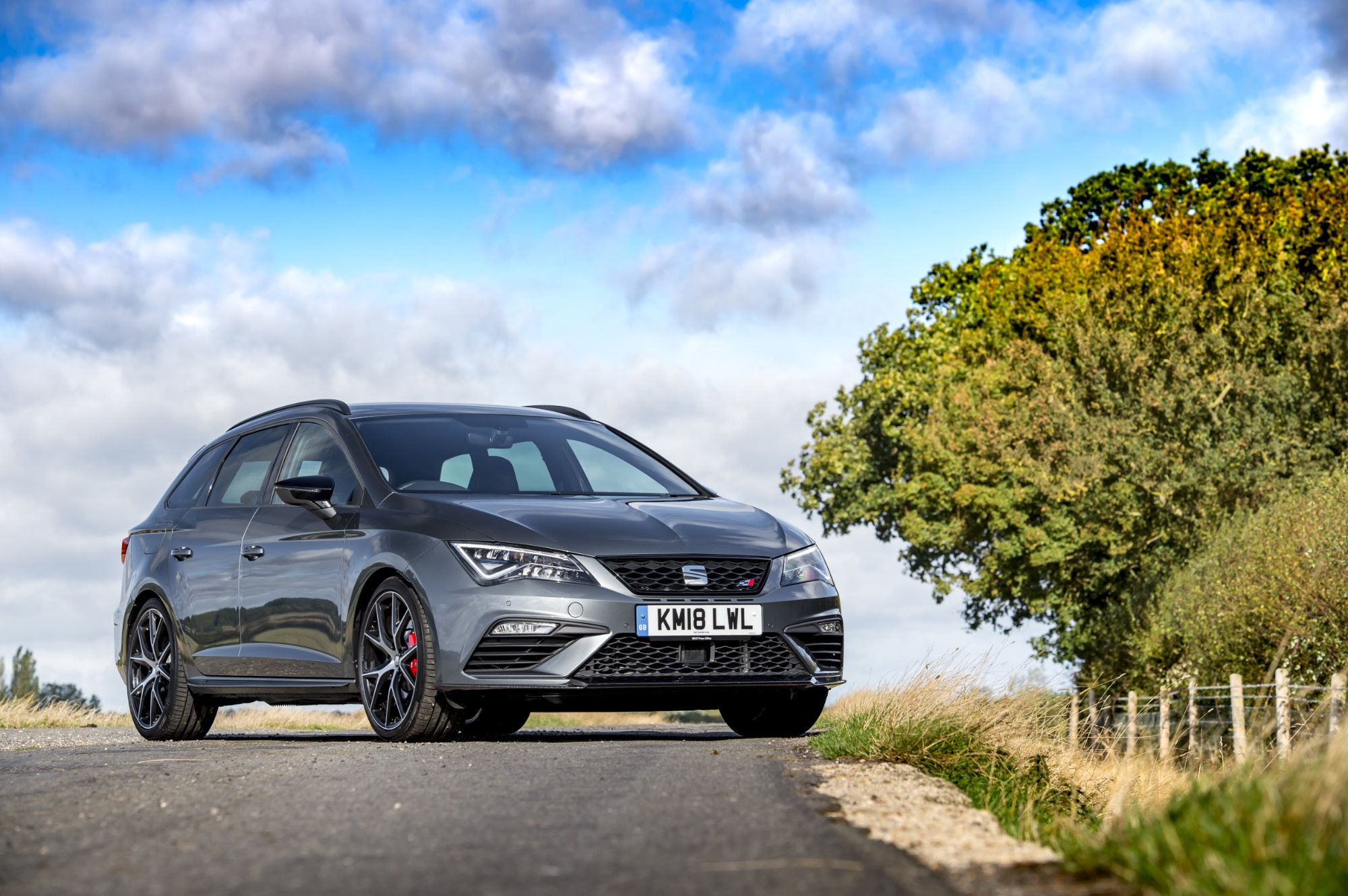 SEAT_Leon_CUPRA_ST_Carbon_Edition--30805.jpg